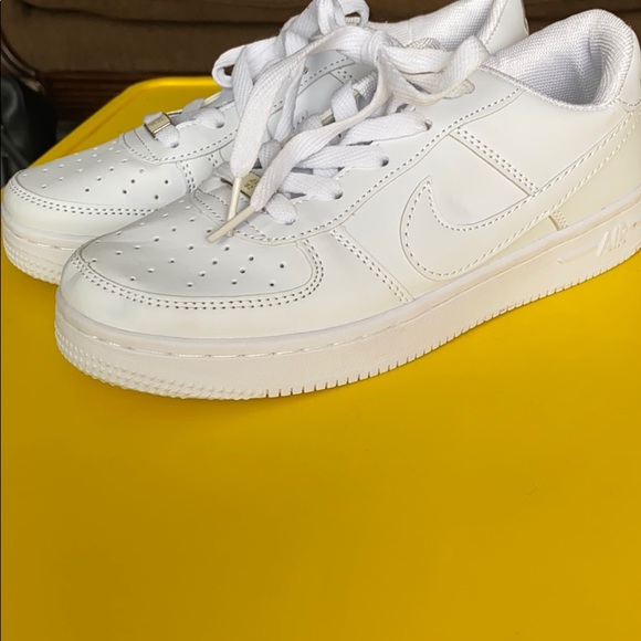 Nike shoes. - Picture 4 of 4